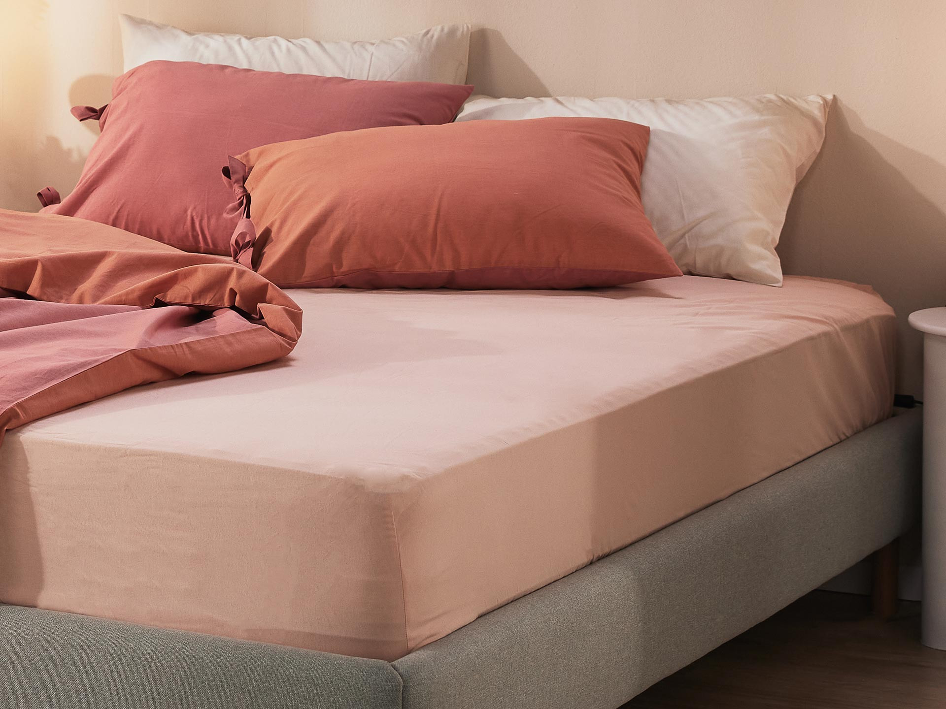 Plahta s gumicom Essentials Dormeo 200x200 cm boja breskve